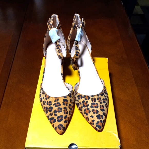 Womans Cheetah Print block heel with strap - Picture 1 of 6